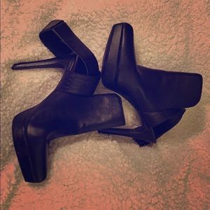 GIANNI BINI wrap around Booties